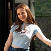 I am a native English speaker with experience in acting, enabling extensive English tutoring with language and literature in mind.